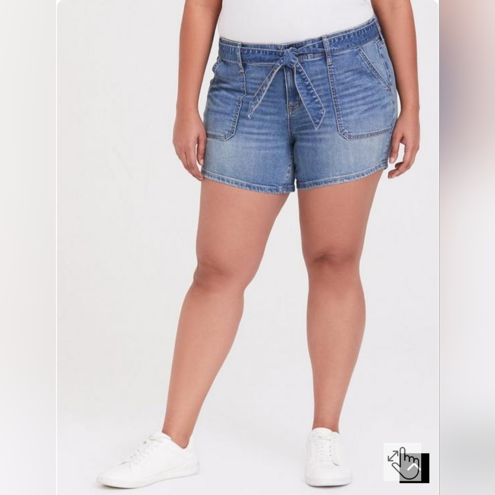 Torrid 5 Inch Vintage Stretch High-Rise Short Size 16